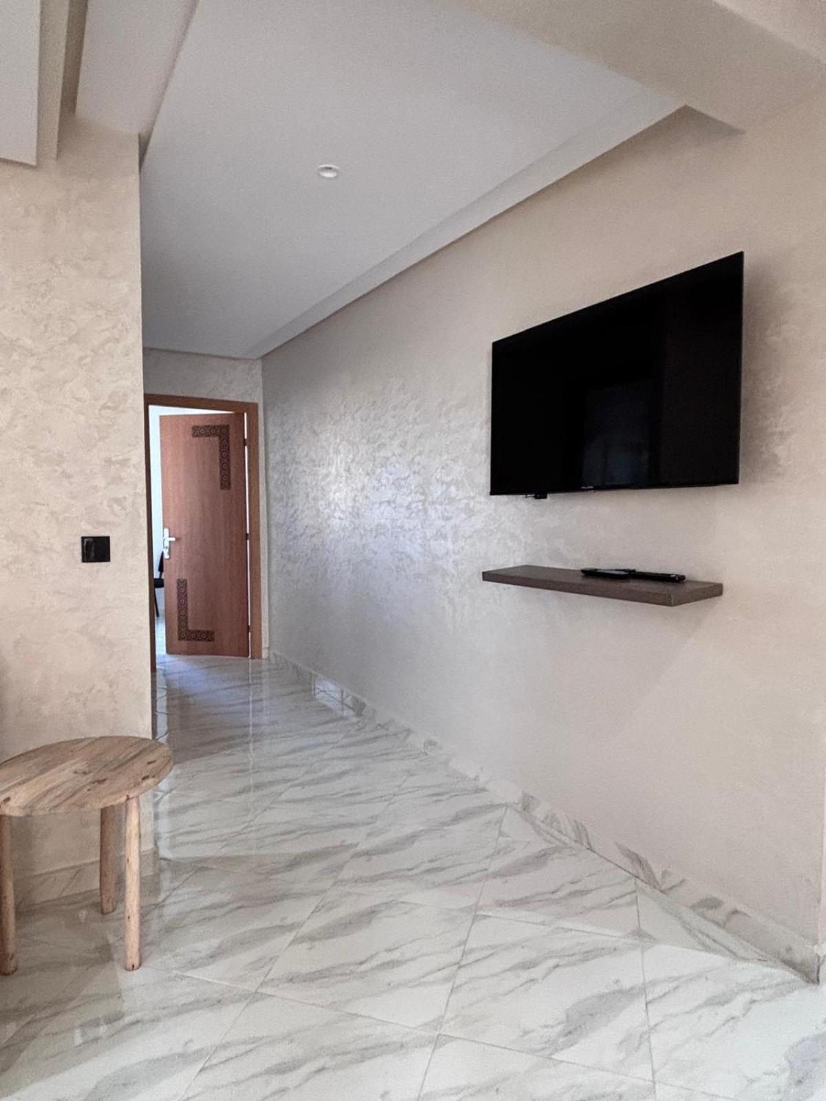 Detroit Apartment *